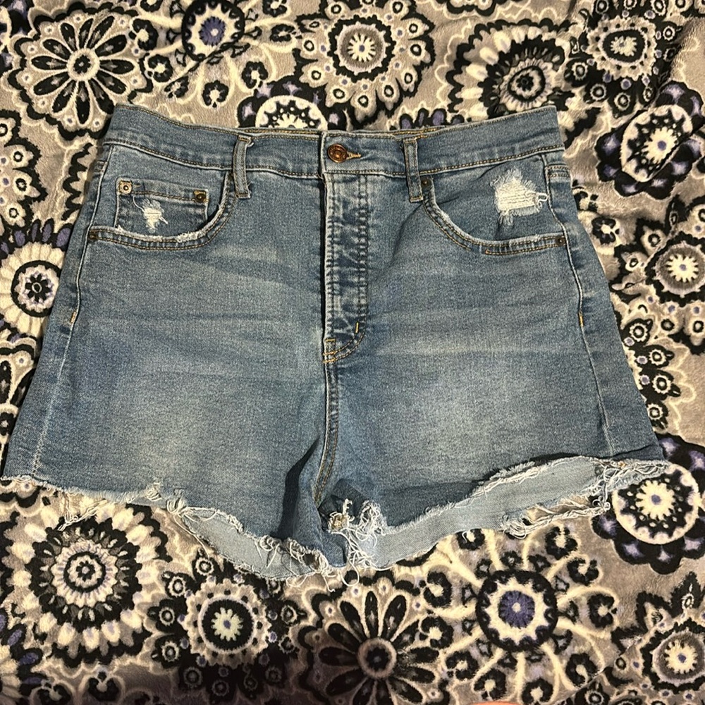 Jessica Simpson Jean shorts. MAKE OFFERS!!